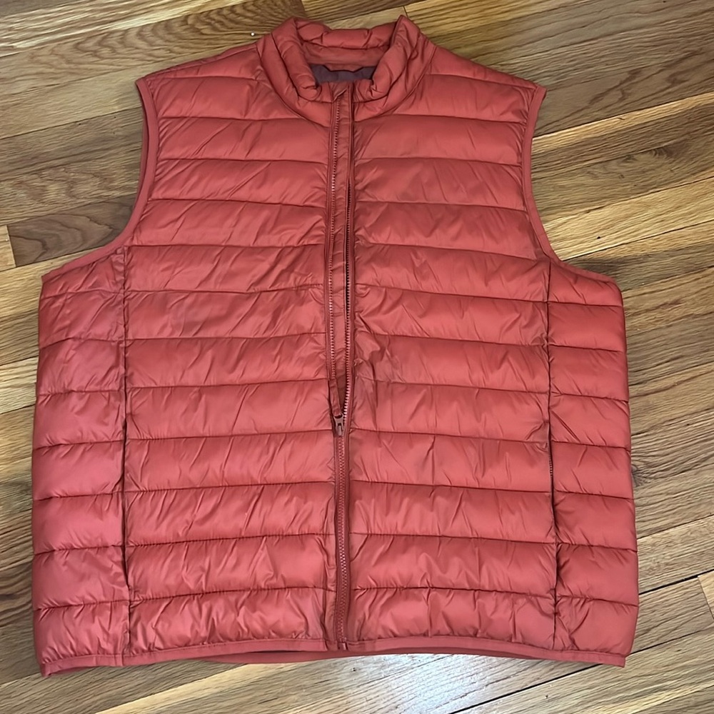 Old Navy puffer vest NWOT